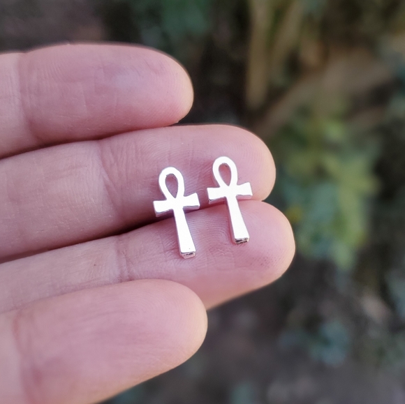 Jewelry - NWOT Silver Ankh Cross Stud Earrings